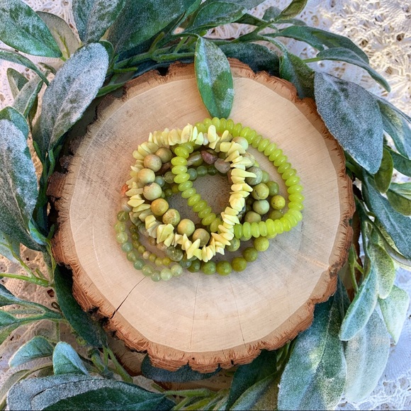 Natural Yellow Turquoise, Green Serpentine & Jade Gemstone Mixed Bead Bracelets - Picture 7 of 8